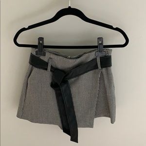 NEW Zara Houndstooth Skort with Belt